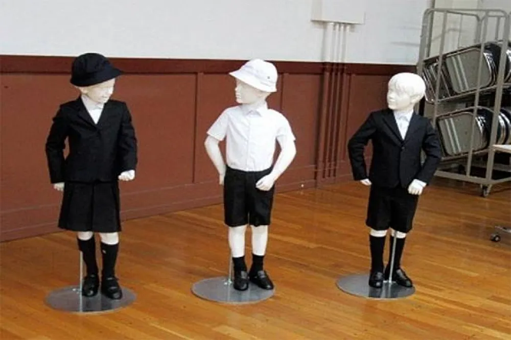 從小學當土豪？　日公立小學擬指定一套2萬「亞曼尼」當制服
