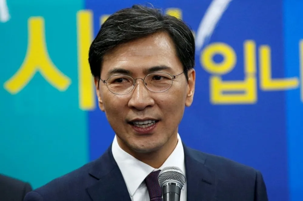 總統夢碎　南韓政壇明星遭控性侵下台