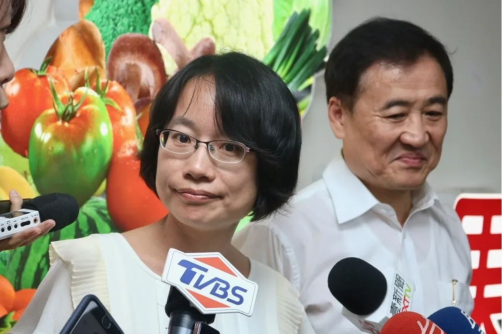 吳音寧從文青作家到踏入農運圈　果菜市場休市事件神隱挨轟