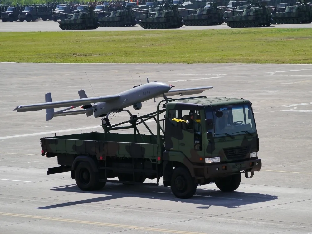 軍方無人機墜毀屏東一國小旁　海軍：全面停飛待檢