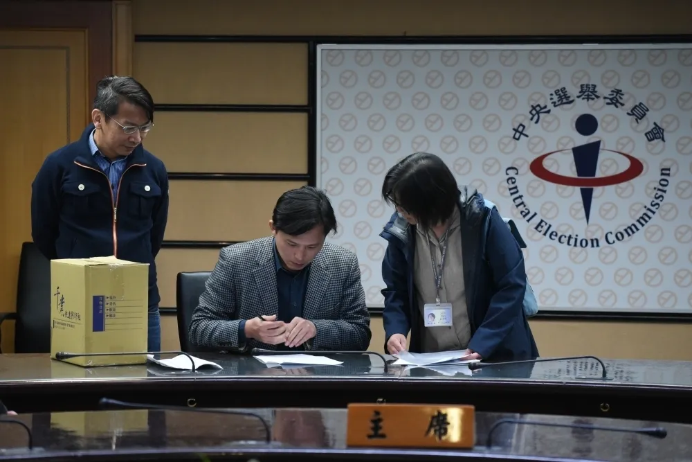 【內幕】勞基法複決拚公投綁大選　電子連署系統卻來不及到位