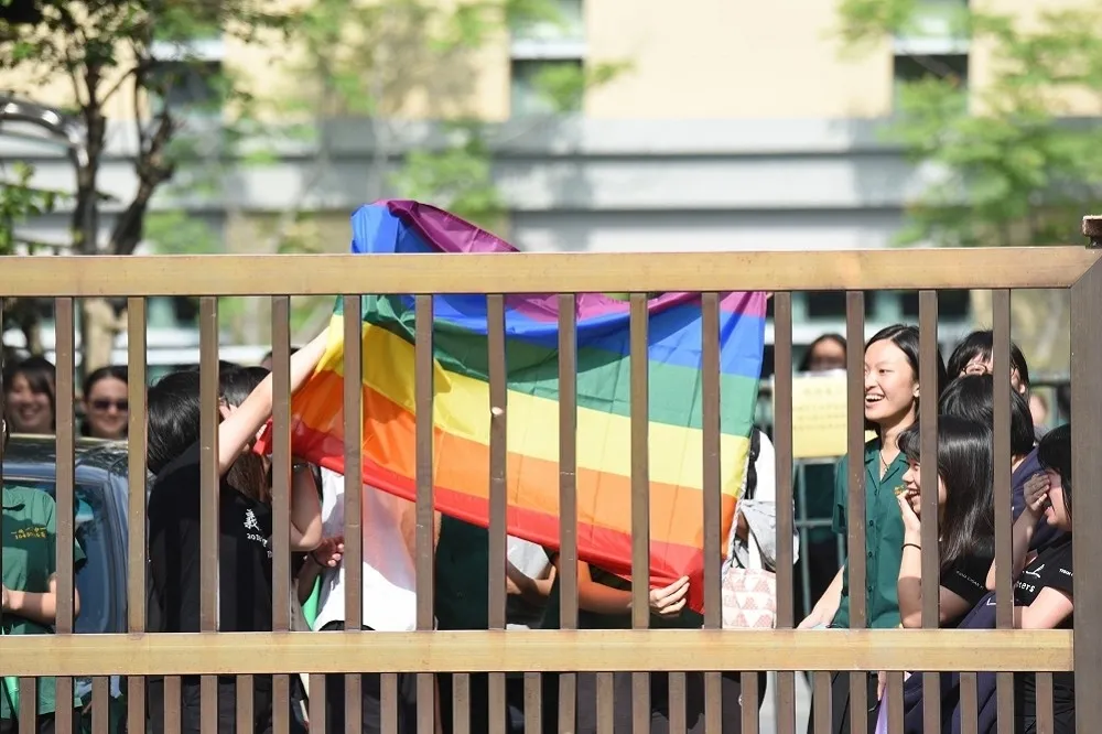 反對幸福盟廢除同志教育公投　全台高中聯署挺同