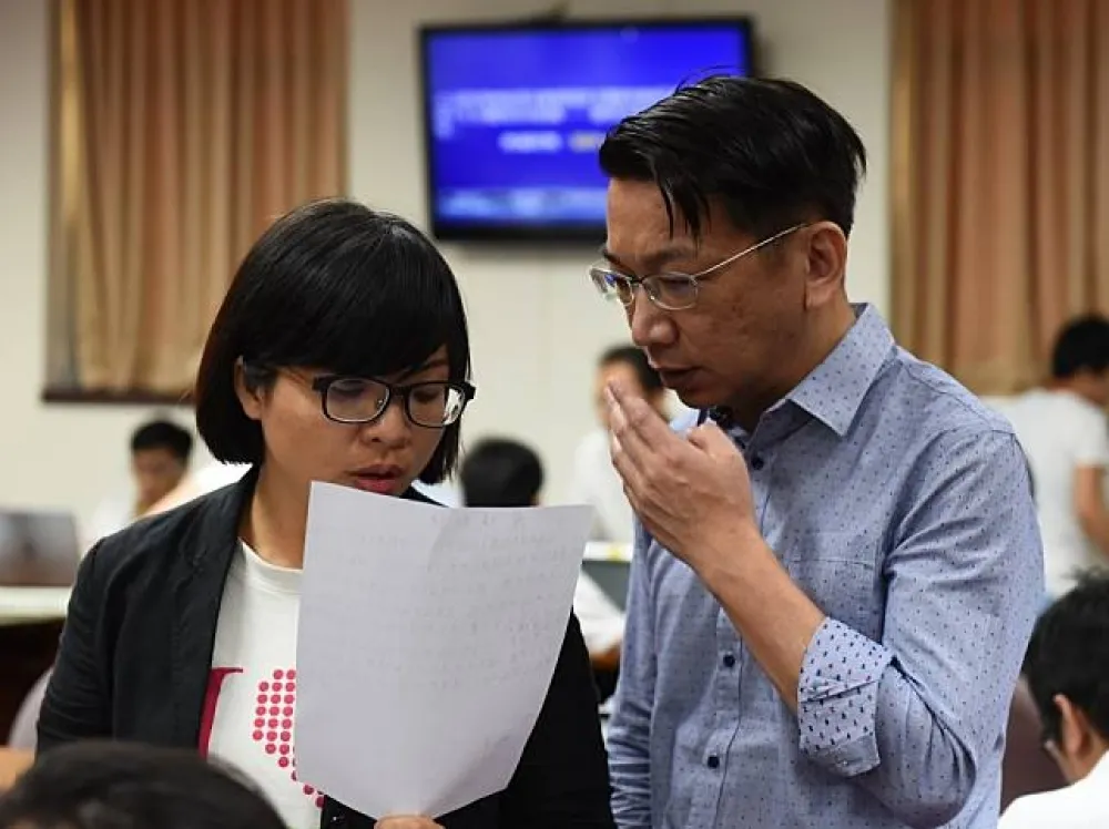 【全場只有她】民進黨敲定勞基法優先處理　林淑芬棄權投票