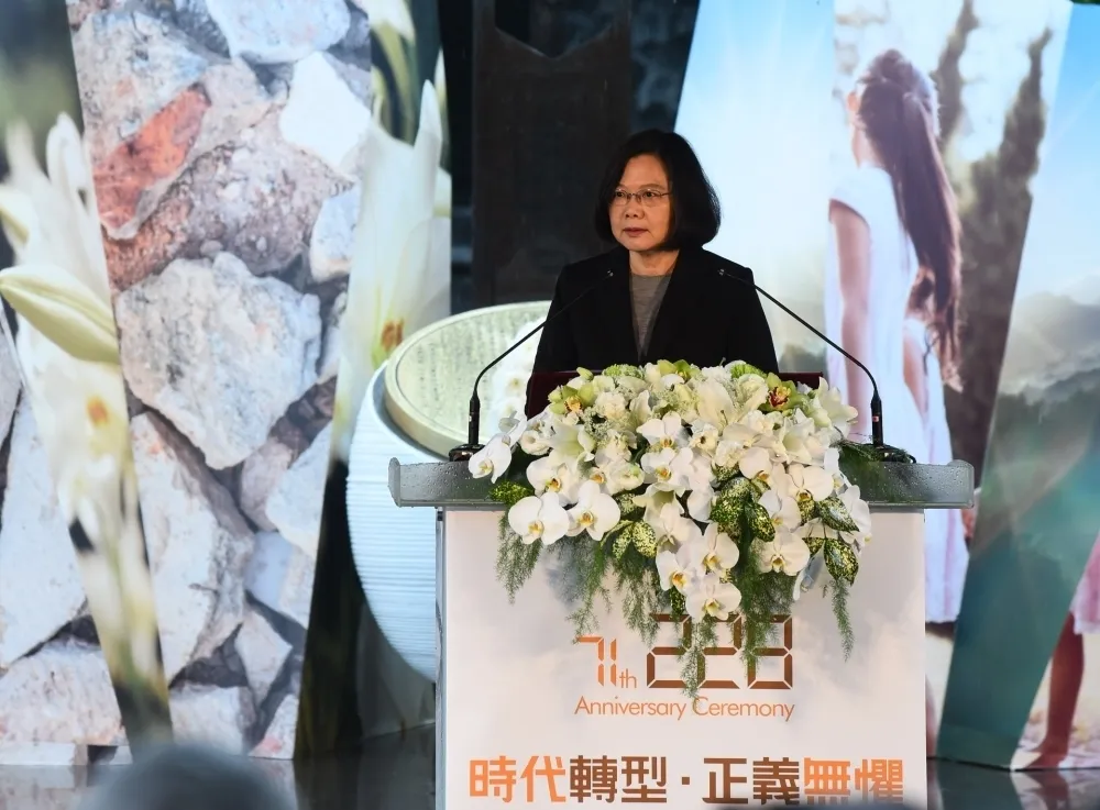 派警看守蔡英文父親墓園疑公器私用 　 葉俊榮：合乎公共利益