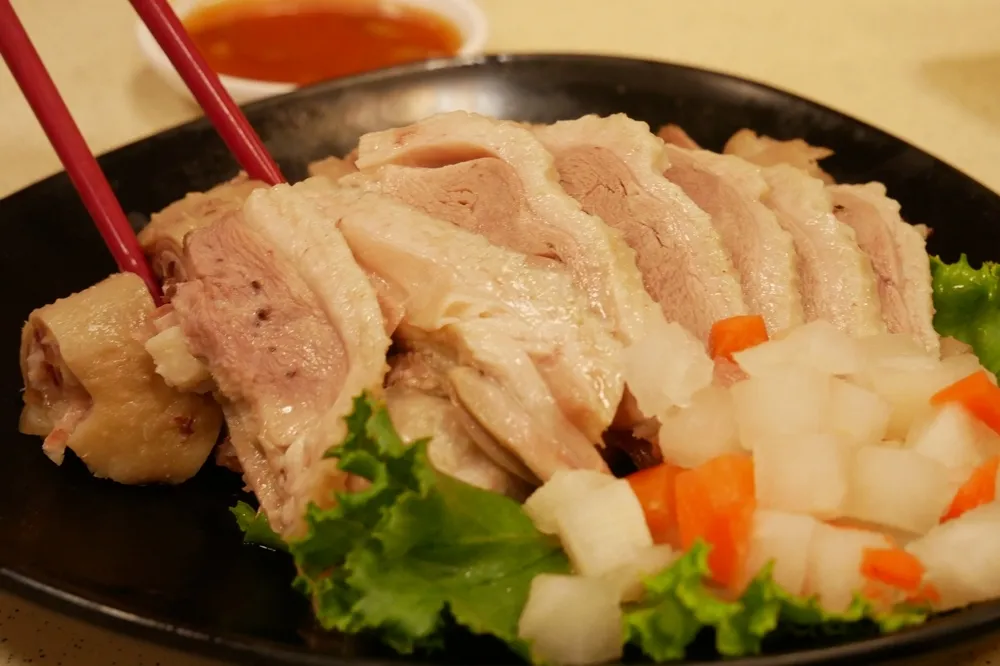 【漫遊三營片】來下營就是要吃鵝肉！還可以看全台唯一手工蠶絲被製作