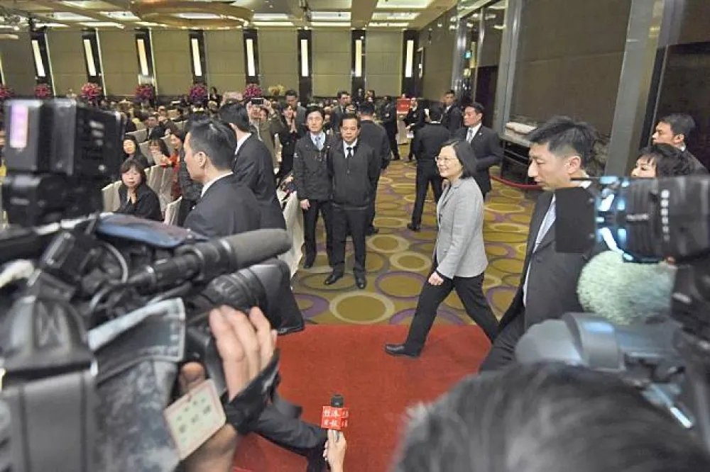 「鬆綁七休一」主管機關多頭馬車　紙媒、TV、網媒命運恐不同