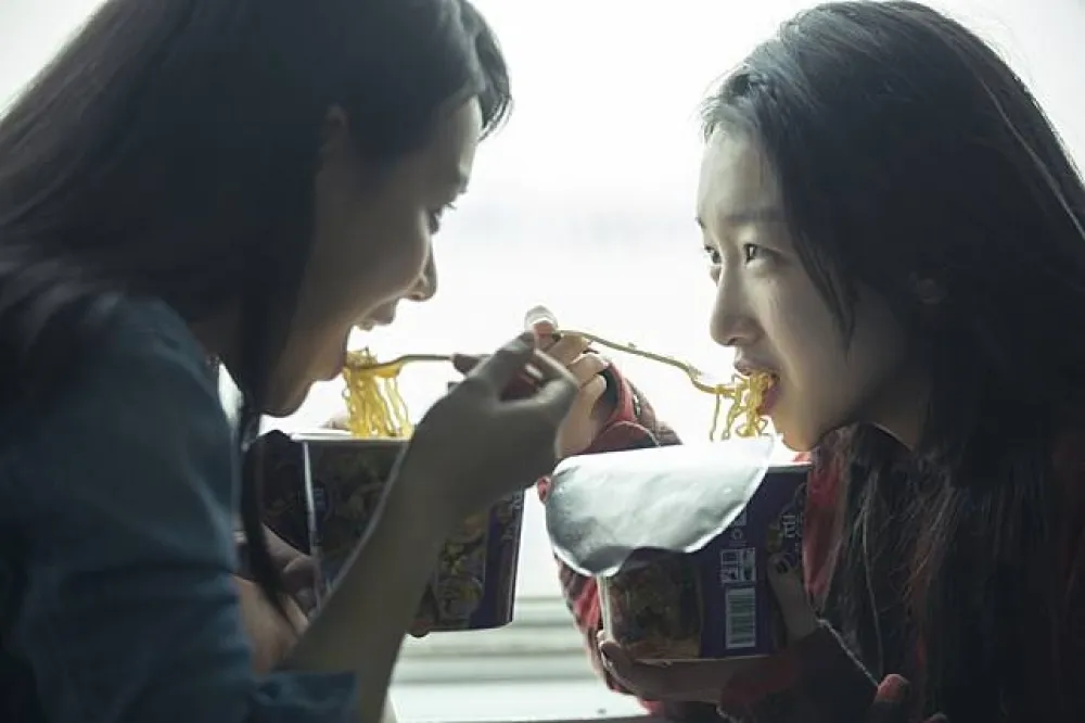 《七月與安生》女女浴室脫衣飆戲　馬思純霸氣喊我養周冬雨