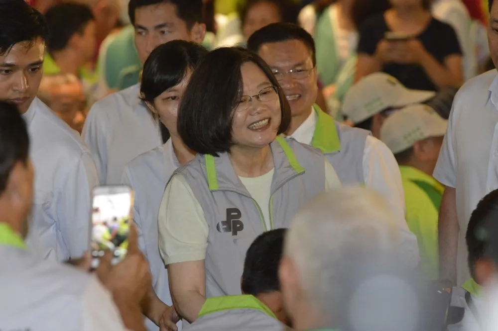【年終民調】不再受人民愛戴　近五成民眾不贊同蔡英文領導