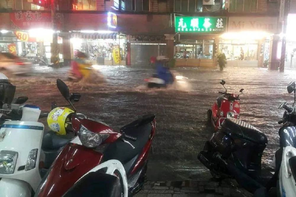 台南永康區抽乾了又淹　驟雨水淹及膝損失更嚴重