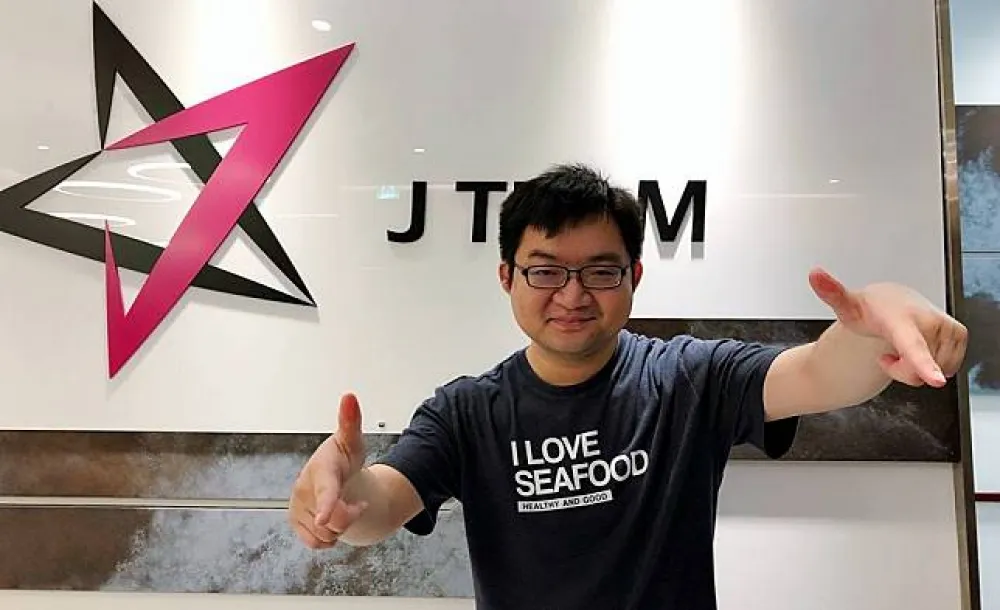 【爐石戰記】被爐石耽誤的饒舌歌手！　MCWeifu加入J Team