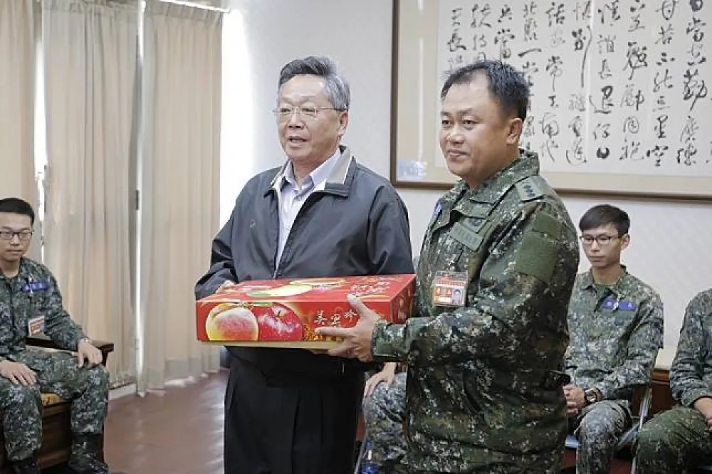 耍官威不甩哨兵攔查　役政署長林國演請辭獲准