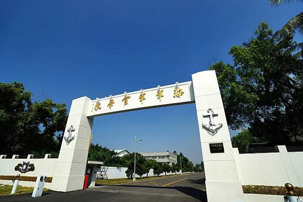 「遇投訴就妥協、逢家長就退縮」　海軍官校學生貼大字報抗議