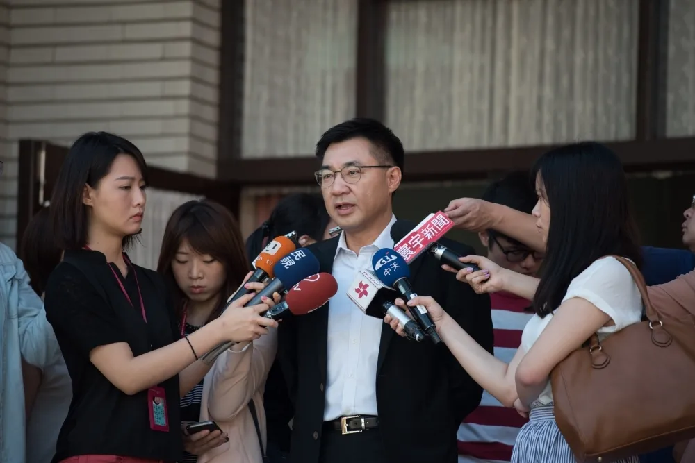 晶片護照出包1.6億全民買單　江啟臣：外交部沒人出來負責