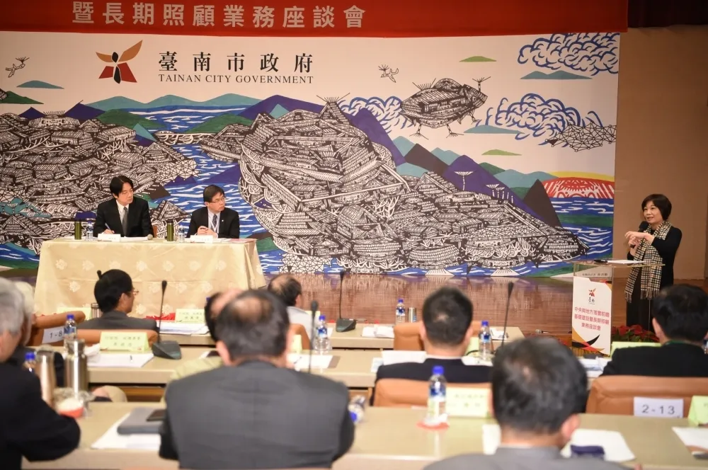 「賴院長」台南回應「賴市長」訴求　要市府別讓他漏氣
