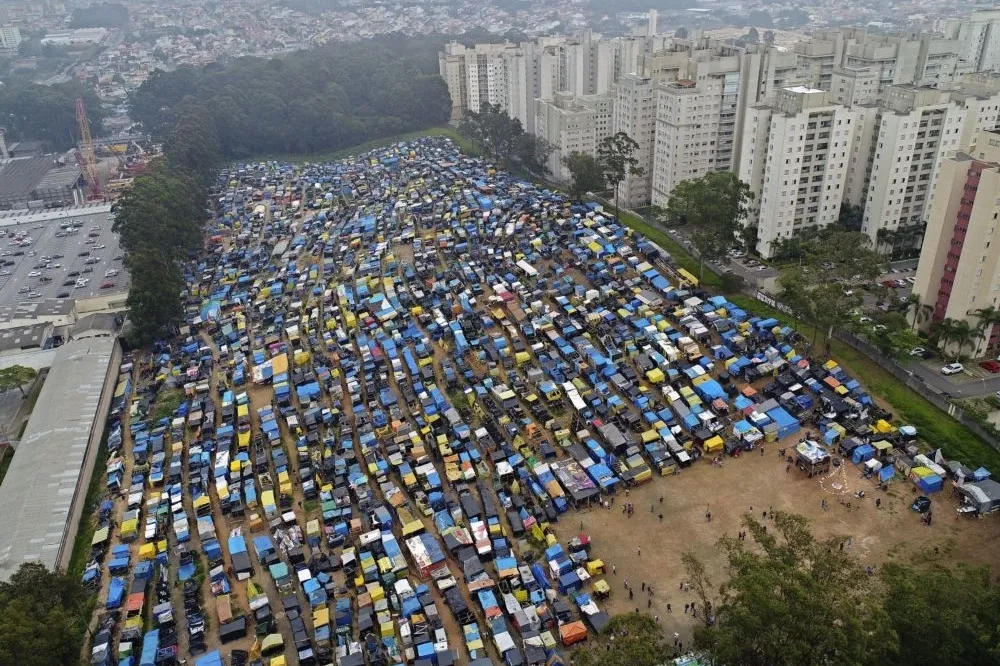 一邊天堂另一邊地獄　巴西貧富差距催生高樓旁的貧民窟
