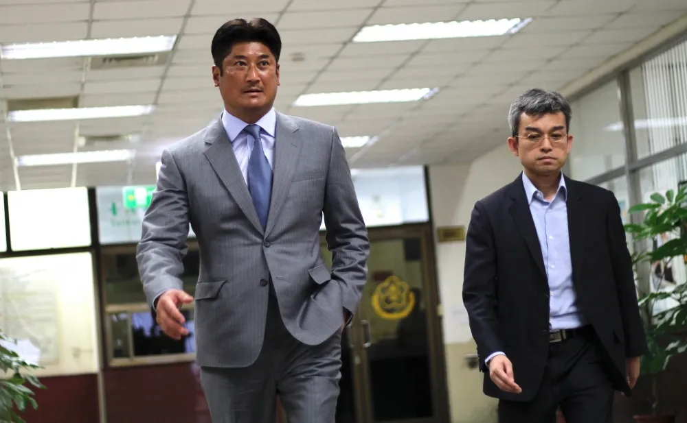 辜仲諒「紅火案」翻轉　高院更一審從9年8個月改判3年6個月