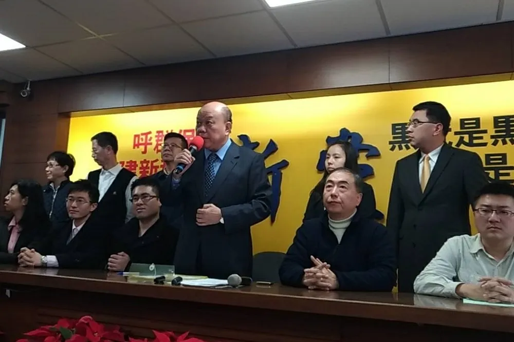 【直播】不滿遭指涉共諜案　王炳忠等人激動落淚：證人像抓人