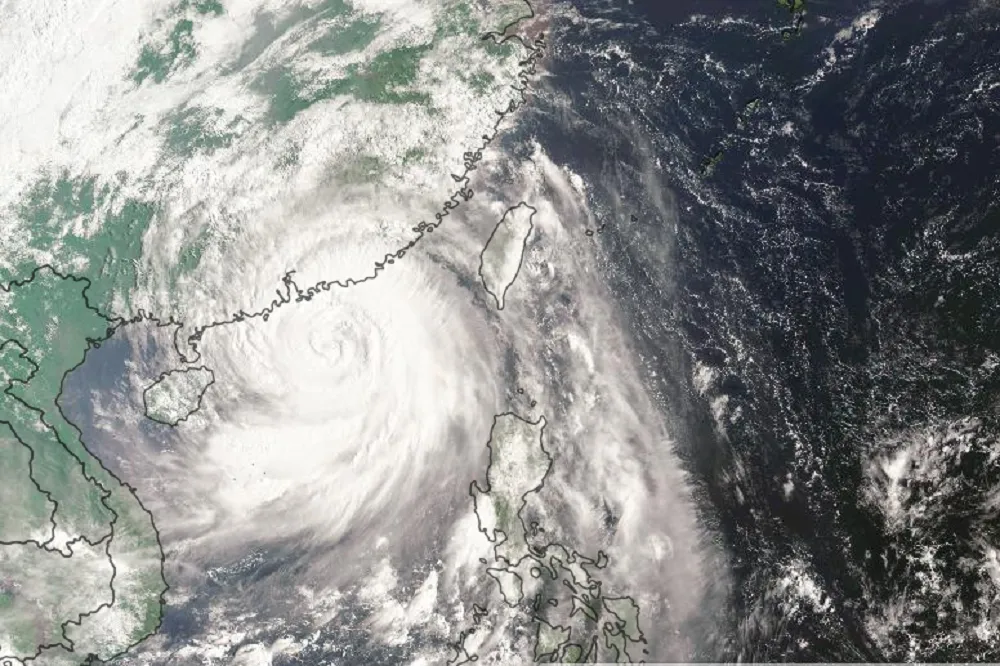 中颱「山竹」外圍環流強勁　花蓮、屏東嚴防豪大雨