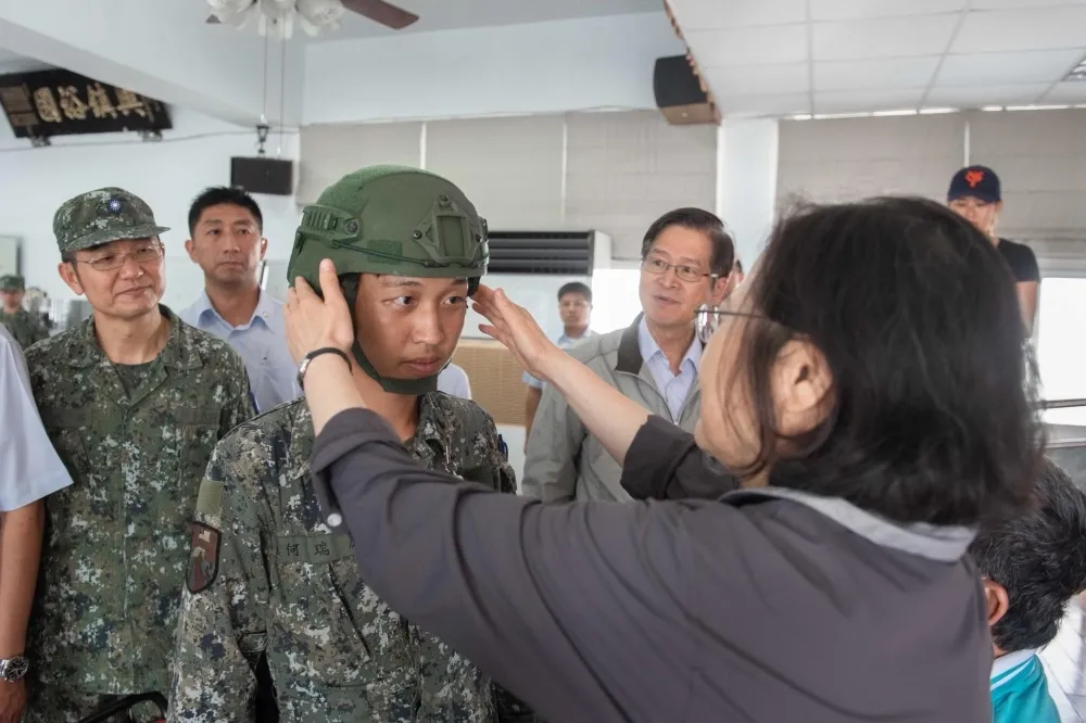 視察關指部慰勉國軍　蔡英文：我們的部隊從未讓國人失望
