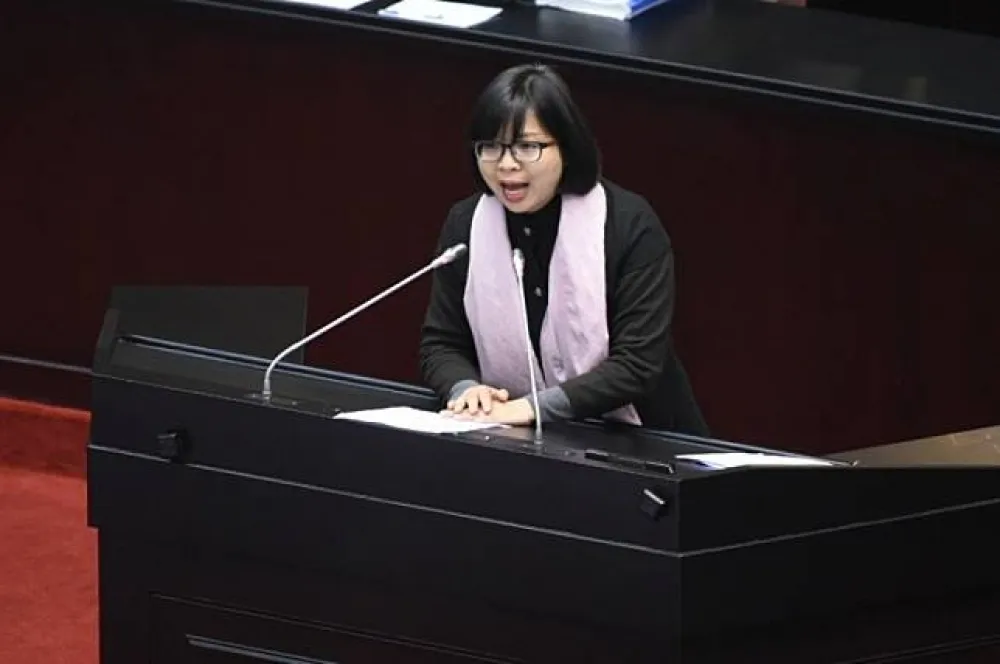 【立院二讀】加班時數改核實計算　綠委林淑芬等四人棄權投票
