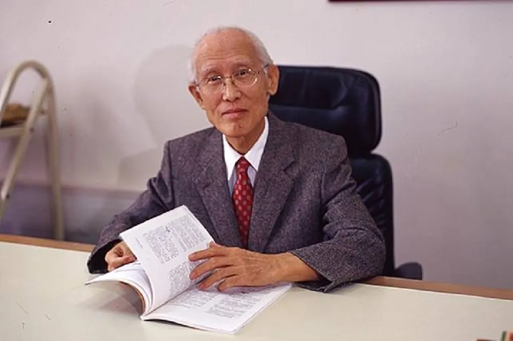 詩人余光中病逝　享壽90歲