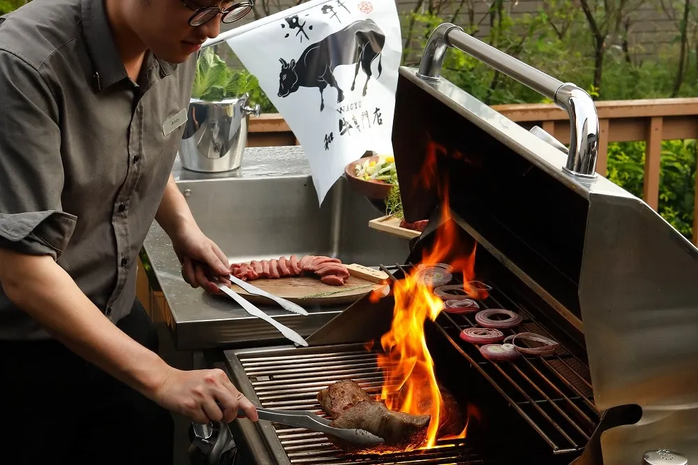 【有片】中秋烤肉套餐懶人包！一公斤頂級和牛、巨無霸戰斧牛排　還有燒肉管家到府服務
