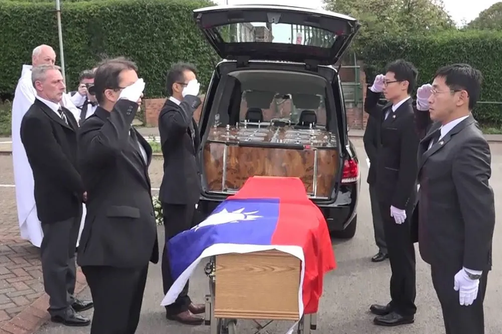 英國老兵辭世中華民國國旗覆棺　馬英九：讓我再一次向你敬禮