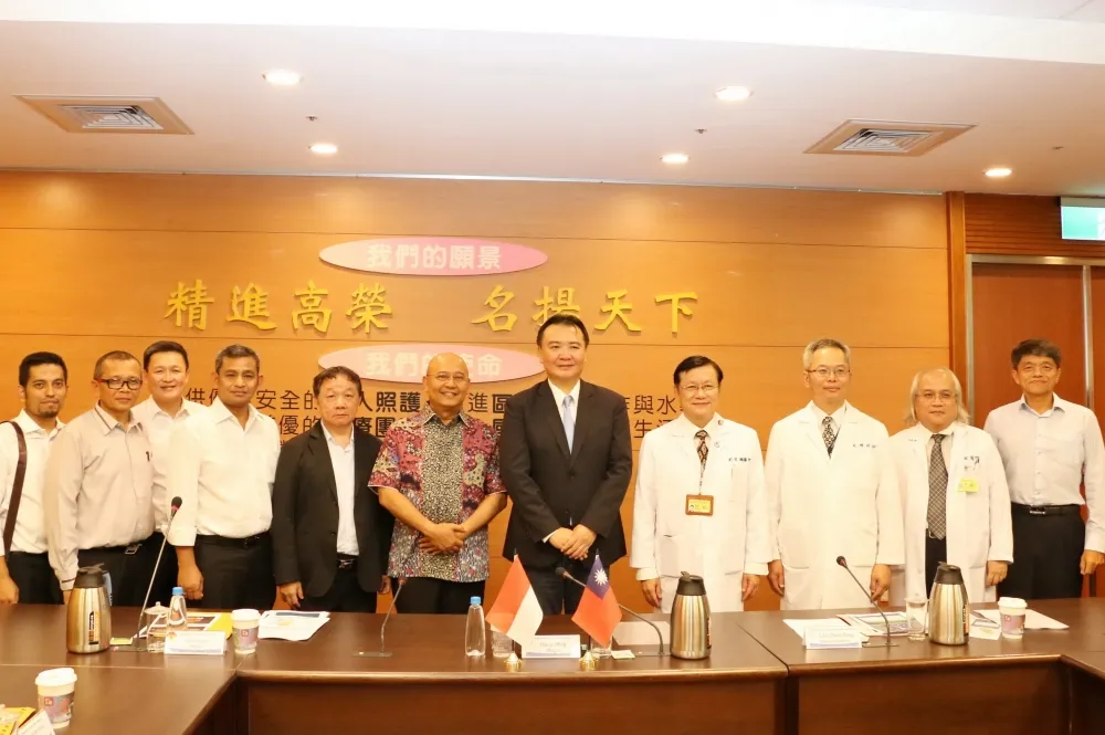 印尼棉蘭市長感謝高榮醫療協助 許立明盼擴大雙邊醫材產業發展與合作