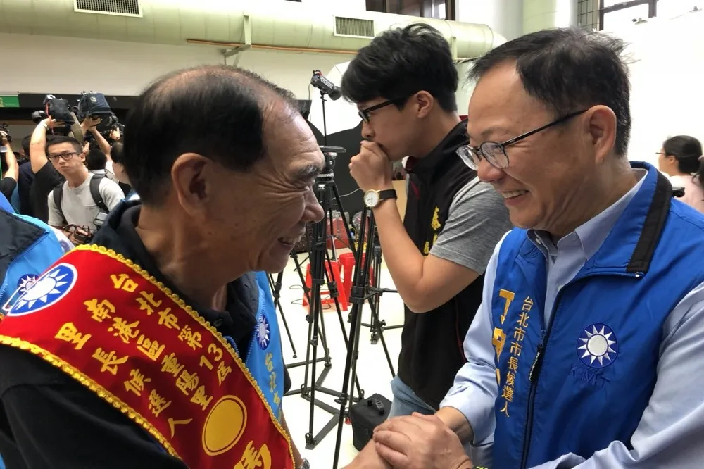 【選戰打起來】與里長搏麻吉！　丁守中競總設中正萬華急回防