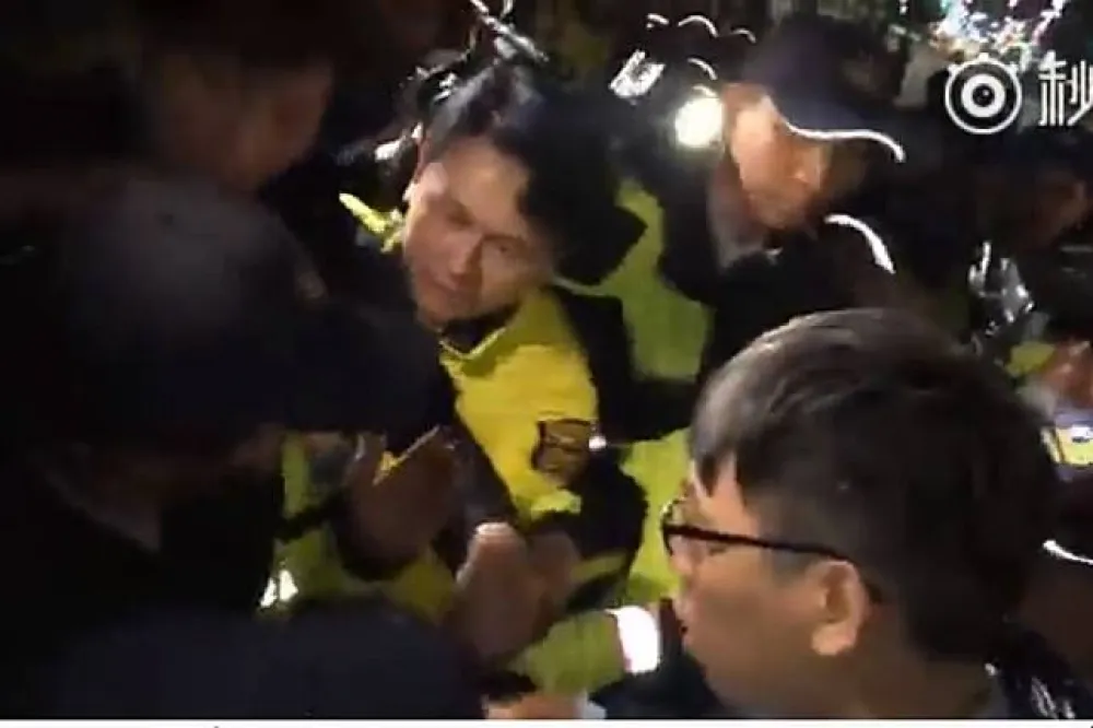 【驅離時力女警遭襲胸】遭影射伸鹹豬手　 陳為廷：影片中根本沒有我