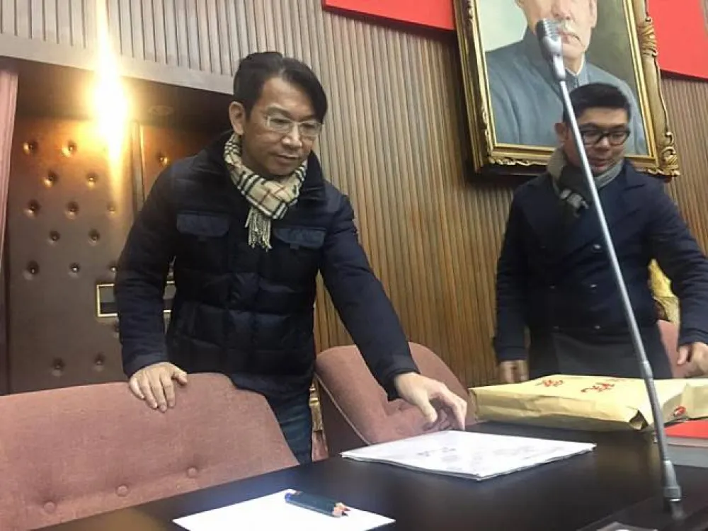 國民黨提「不在籍投票」公投法延3天三讀　 徐永明拒協商憤而離席