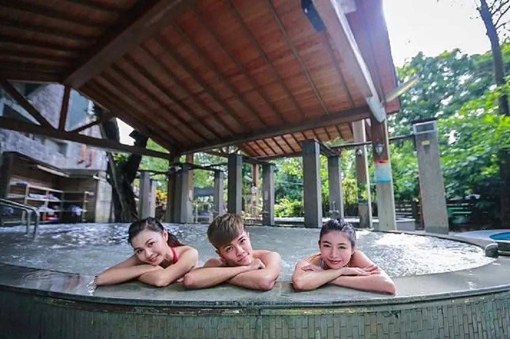 全台唯一泥漿溫泉　台南關子嶺溫泉區泡湯、景點、美食懶人包