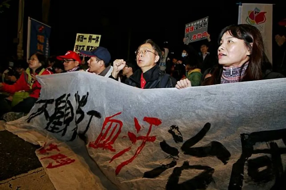【內幕】賴神主導修法引反彈　 府方出手挽救年輕選票大崩盤