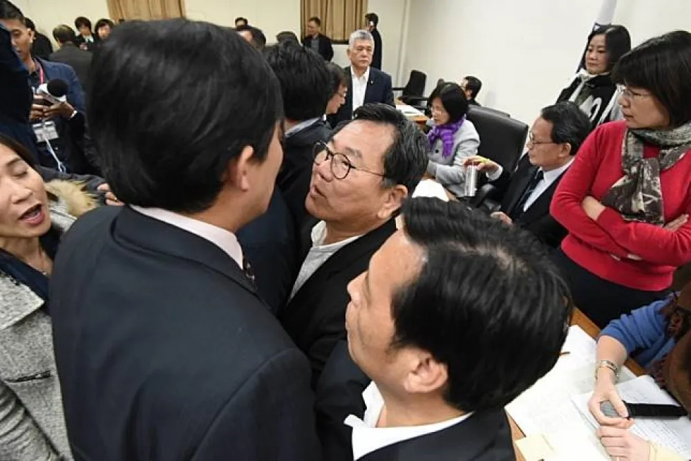 【勞基法送出委員會】勞團怒吼『賴清德下地獄』　揚言一個月後重返立院