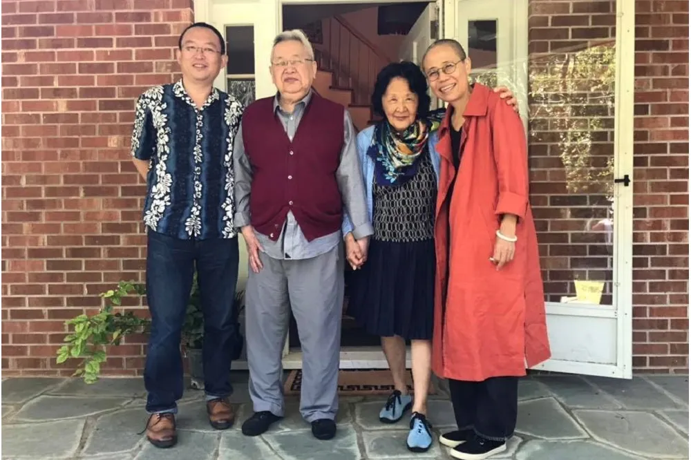 劉霞赴美拜訪中國作家余杰　透露「可能明年赴台辦攝影展」
