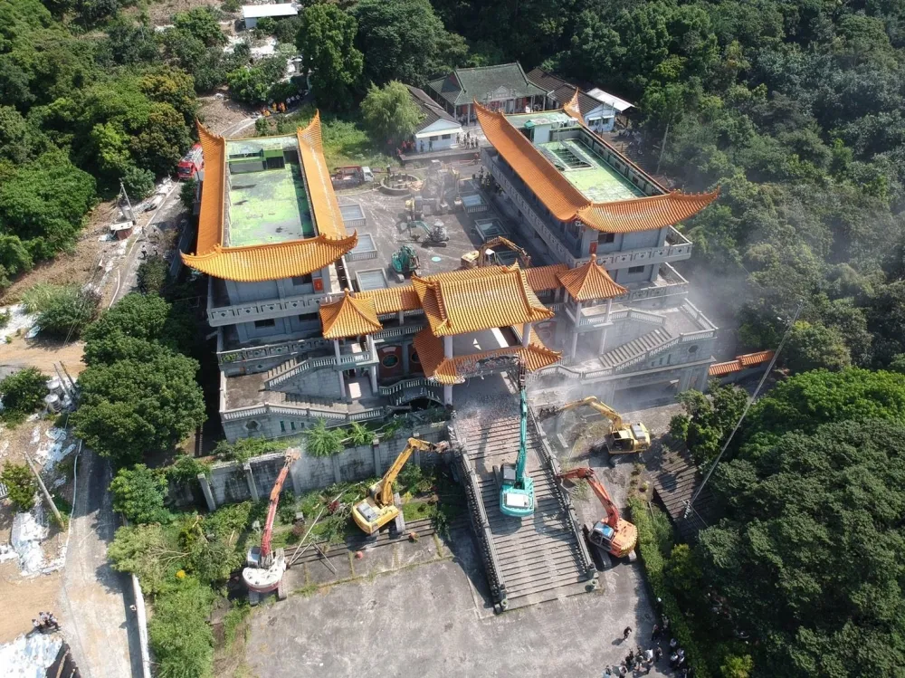 社評：為何要靠紐約時報才能拆掉碧雲寺這大違建