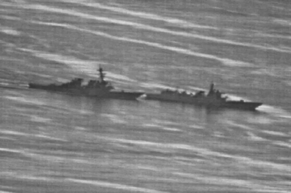 【照片曝光】兩驅逐艦相距僅41公尺！中美在南海險撞船