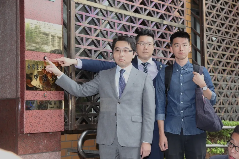 告葛特曼妨害名譽　律師：若這不是對柯文哲人格的屠殺，什麼才是屠殺？