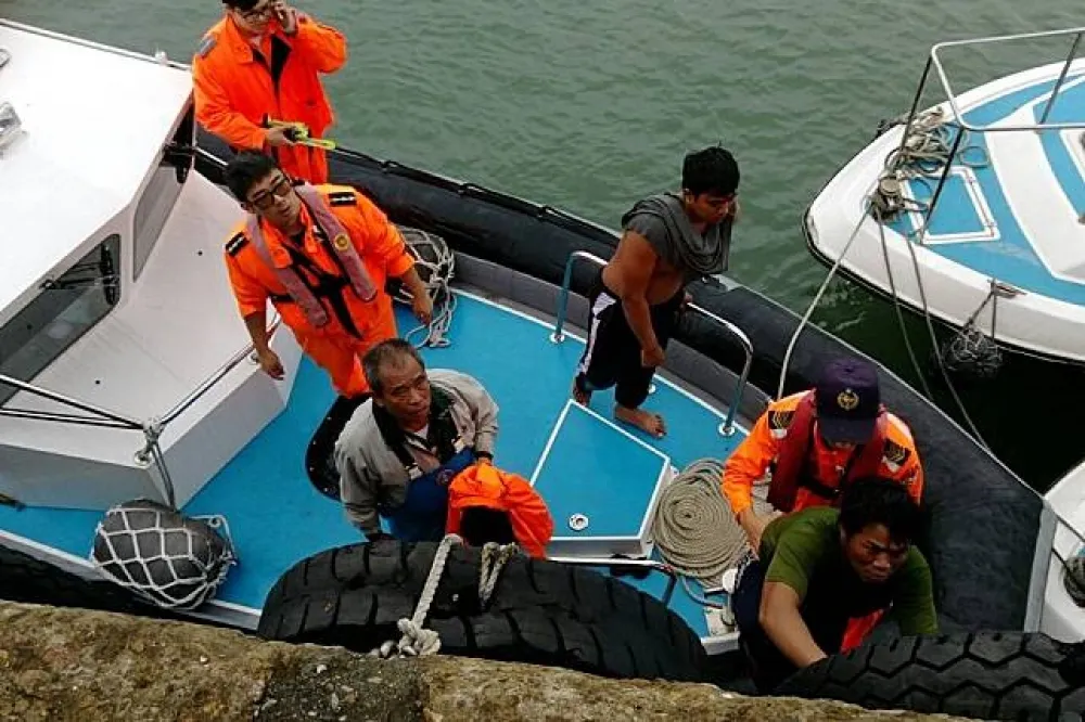 台北港舢舨翻覆　3人獲救2外籍漁工失蹤