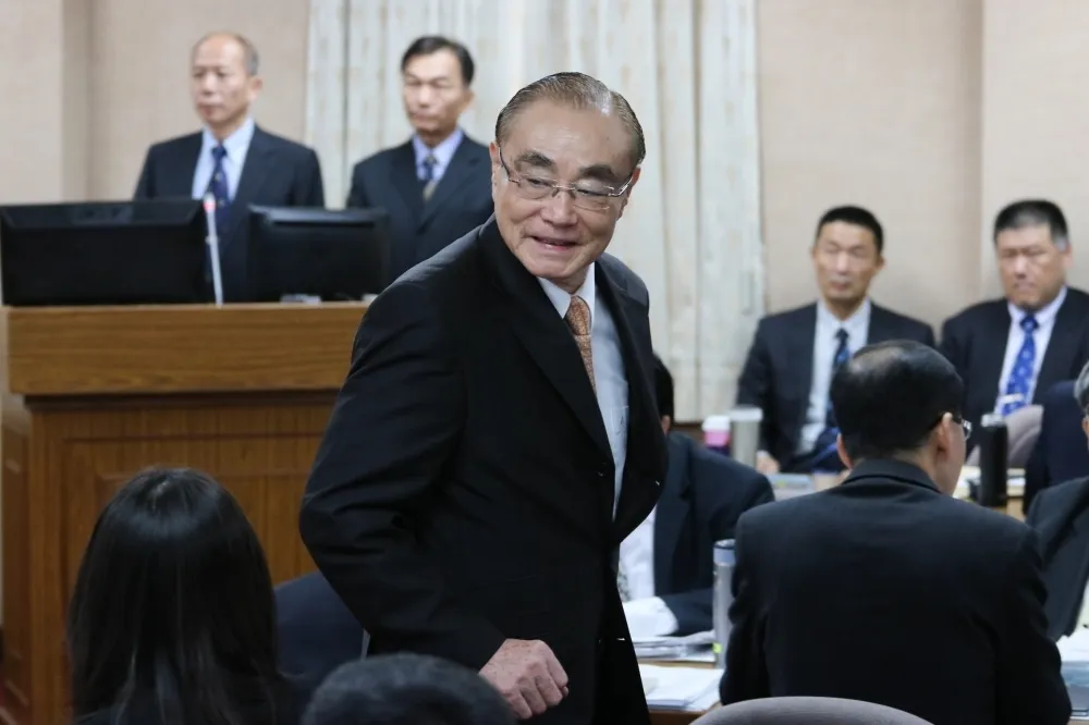 稱國防部是「受害者」　馮世寬：慶富應跪著跟全民道歉！