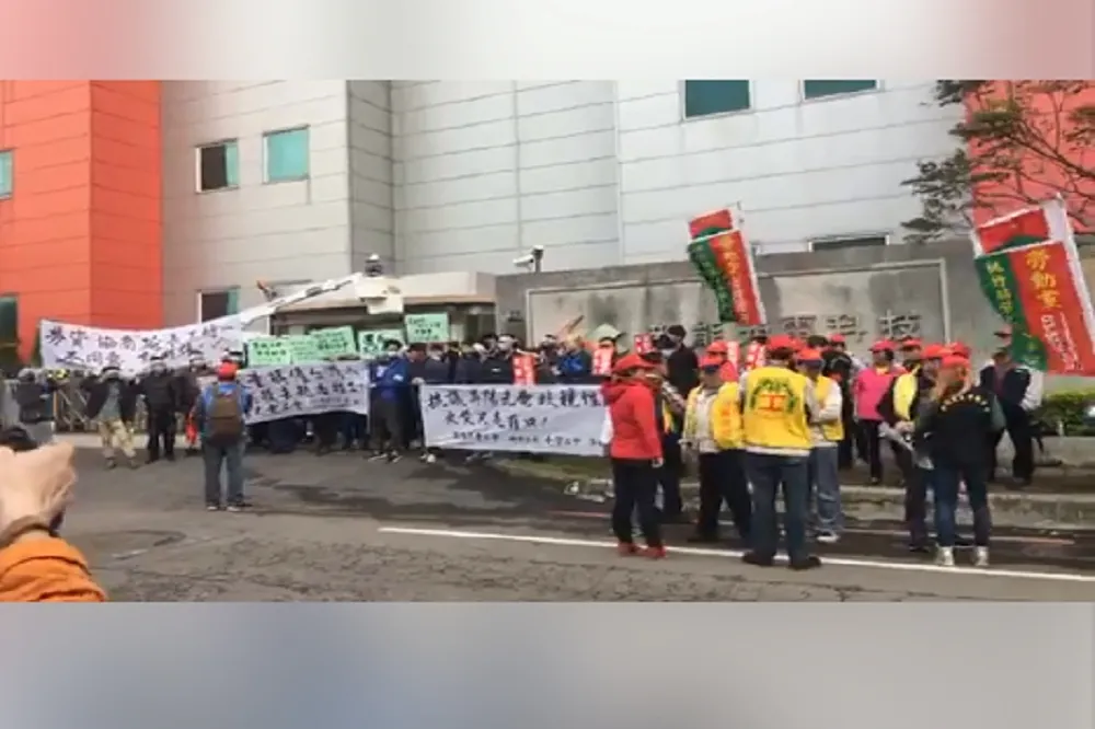 新竹昇陽光電昨無預警資遣53人　員工今發動抗議　　　