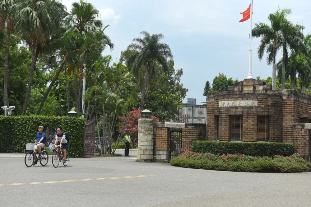 王乾任專欄：年輕人低薪是廣設大學害的嗎