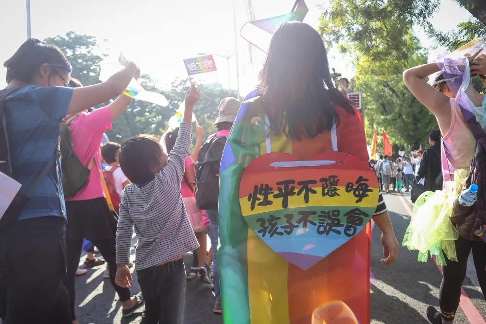 荒唐的反同基督徒－回應陳華恩