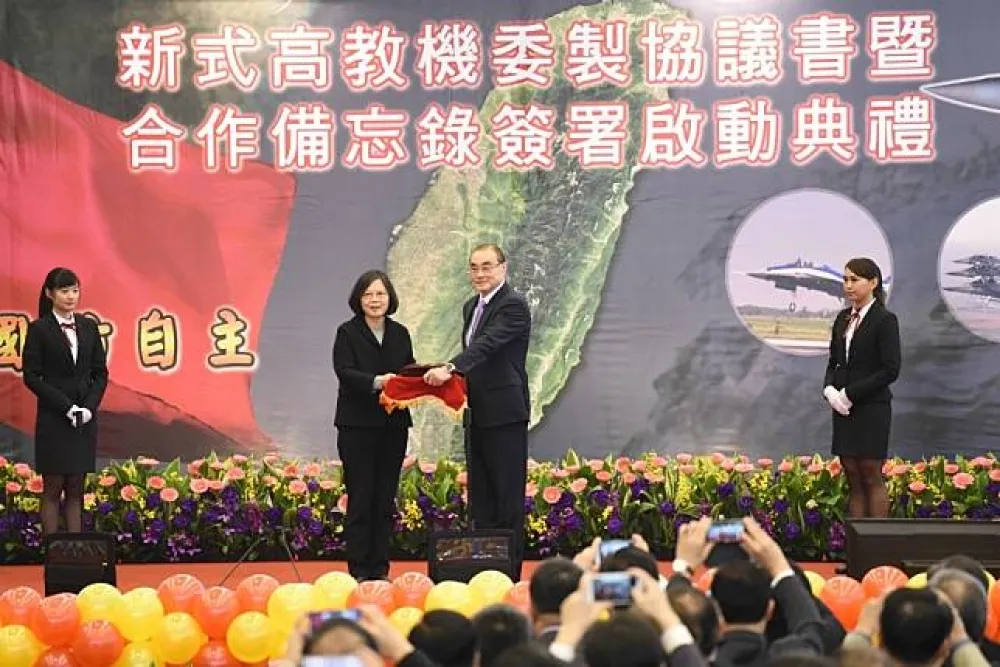 蔡英文約見馮世寬　要求國防部應儘速提懲處名單