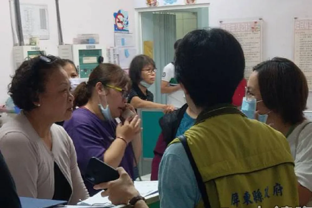 【積欠薪水】屏東兩家長照中心無預警倒閉　61名老人緊急轉院安置　