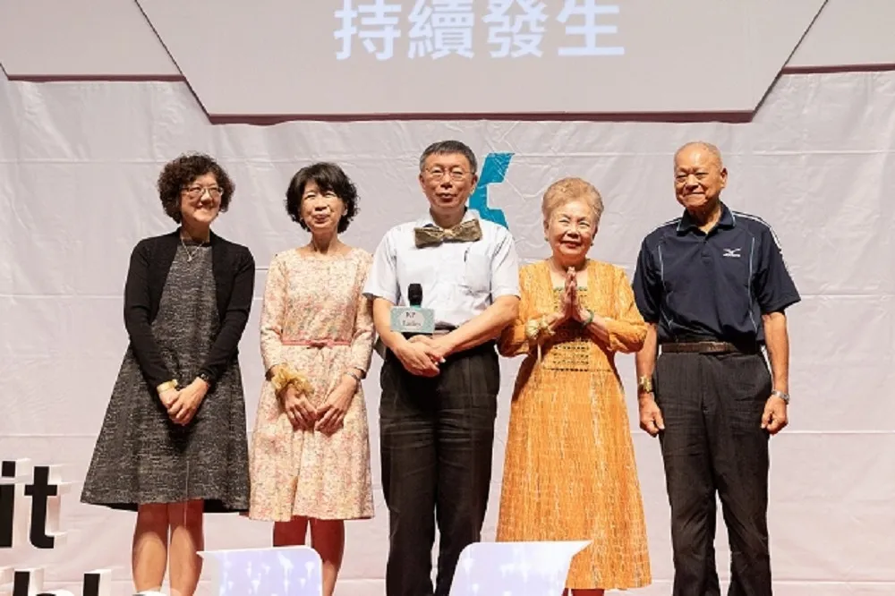 柯文哲有意選2020總統？　柯媽：我心內支持蔡英文