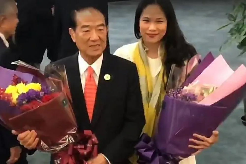 APEC代表團返台　宋楚瑜「不辱使命」以女兒為榮