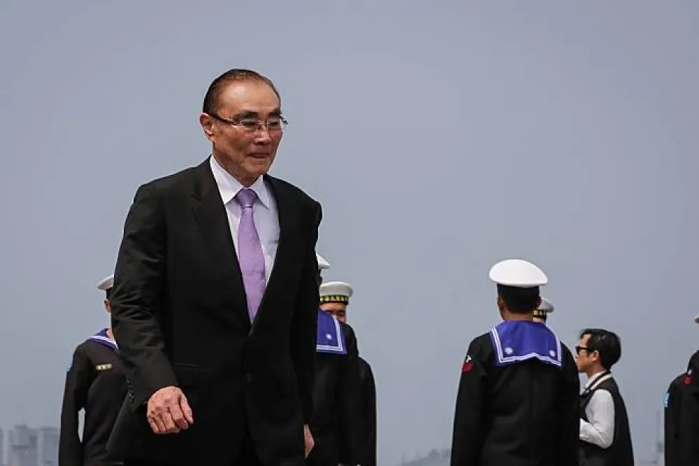 外媒質疑何子雨投共　馮世寬：他媽的！怎麼可以這樣子想？