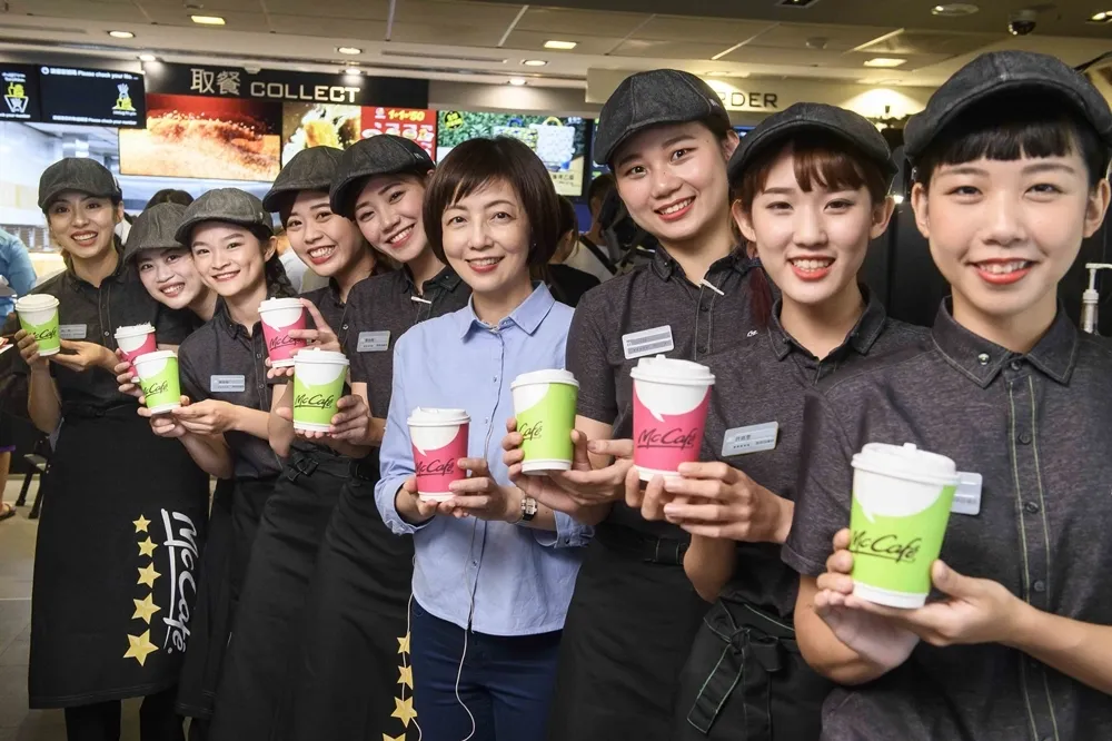 新科McCafé五星咖啡師登場！全台九家麥當勞門市10/23飲品買一送一