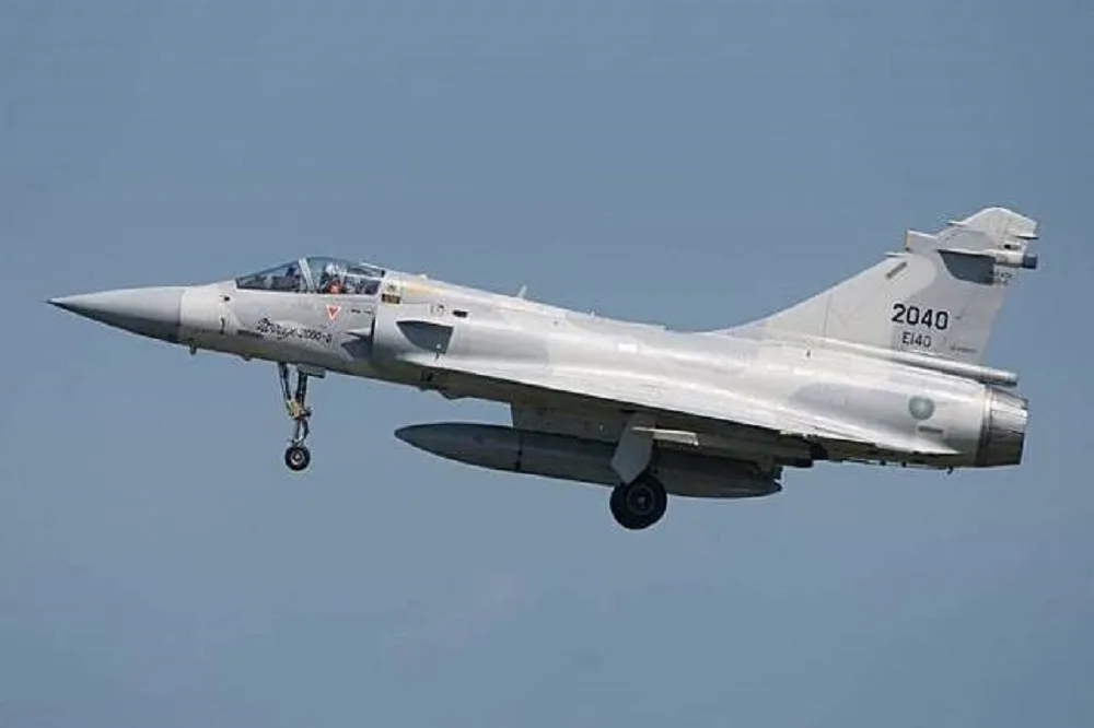 【尚未尋獲何子雨】空軍︰幻象戰機全數停飛　19年摔6架4死1失蹤